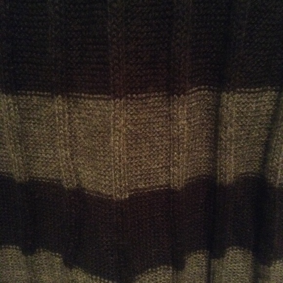 Knit short sleeve dress - Picture 2 of 6